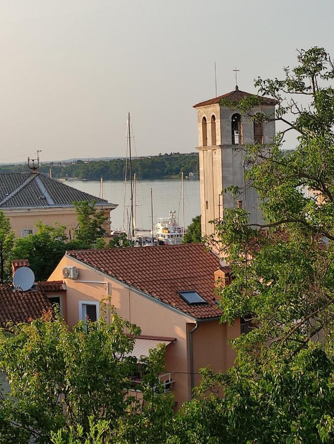 Apartvilla Castropola Kültér fotó