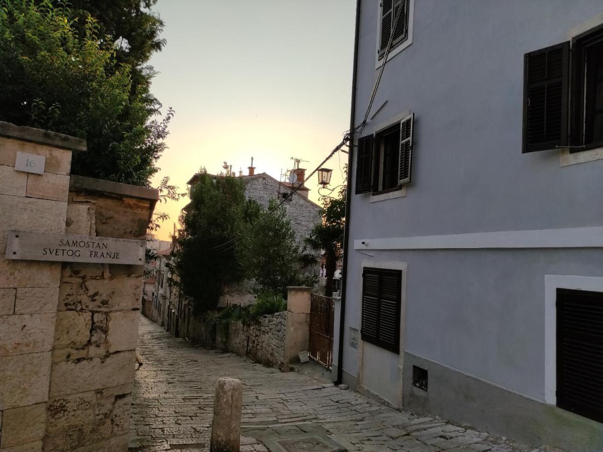 Apartvilla Castropola Kültér fotó
