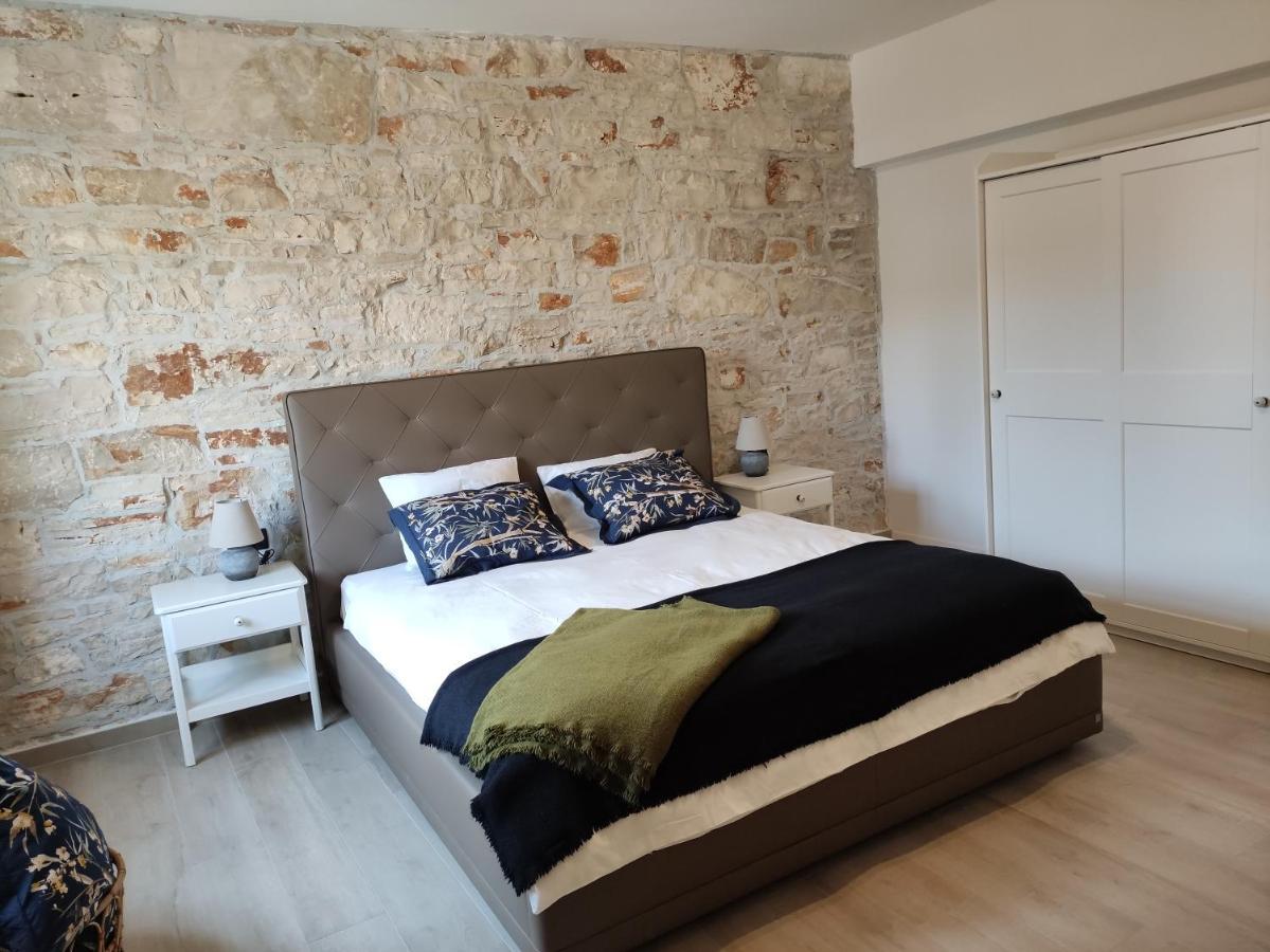 Apartvilla Castropola Kültér fotó