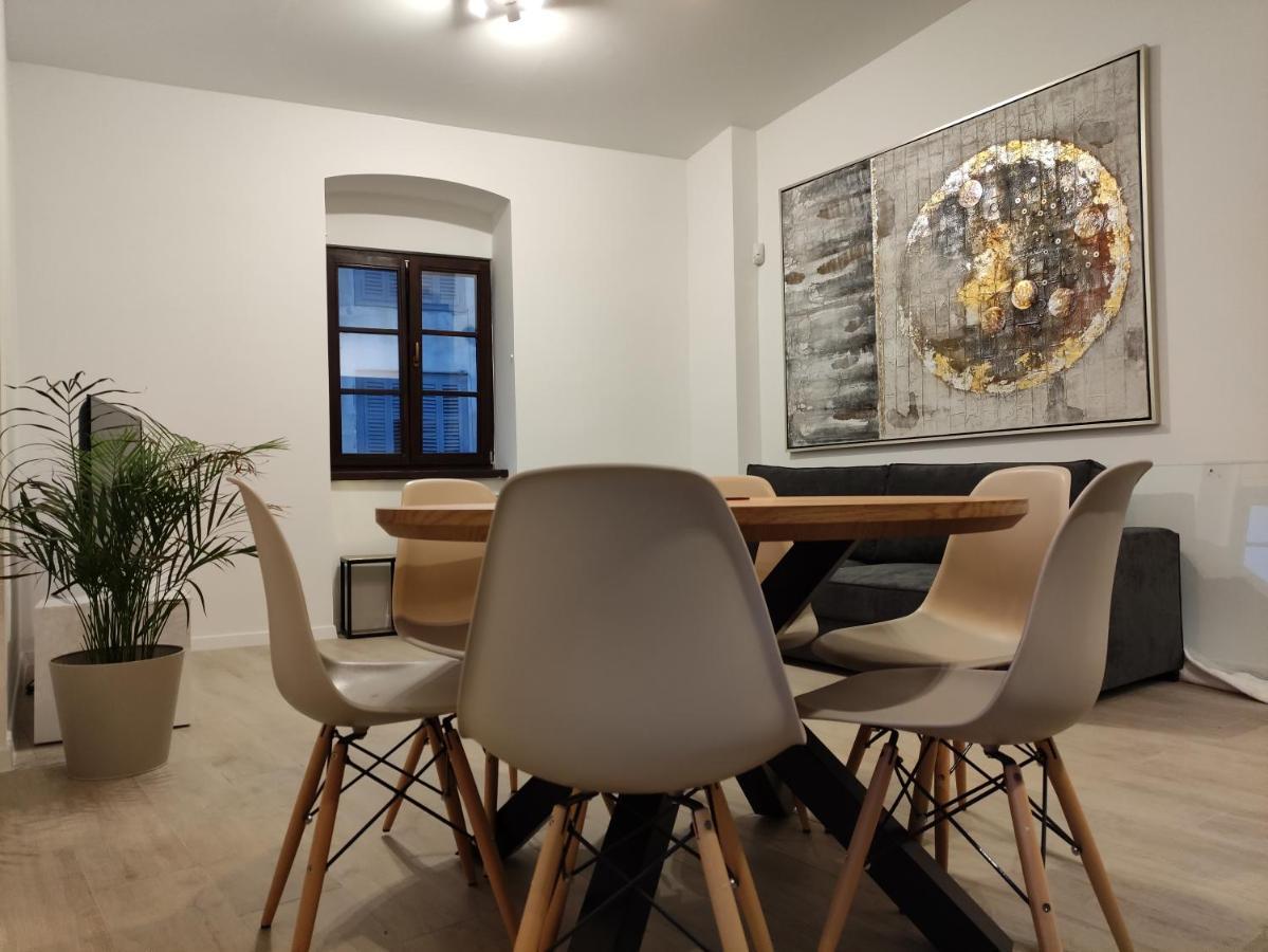Apartvilla Castropola Kültér fotó