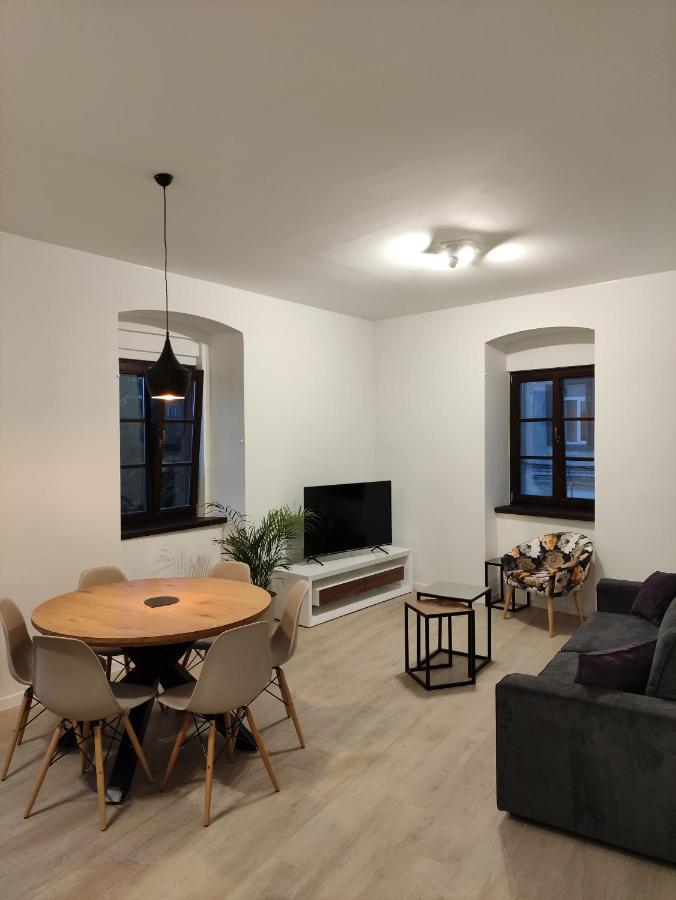 Apartvilla Castropola Kültér fotó