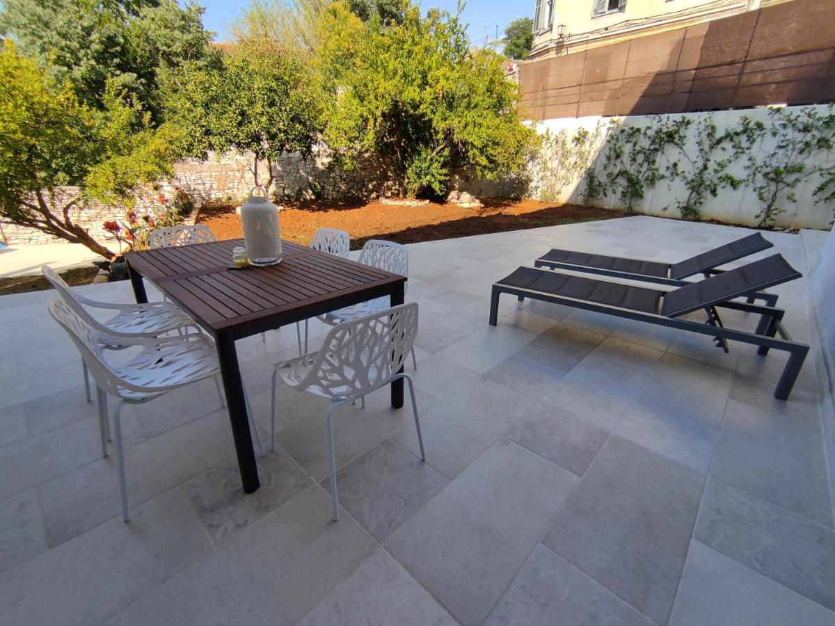 Apartvilla Castropola Kültér fotó