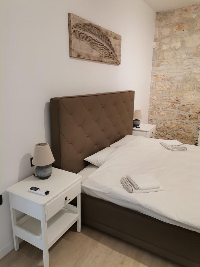Apartvilla Castropola Kültér fotó