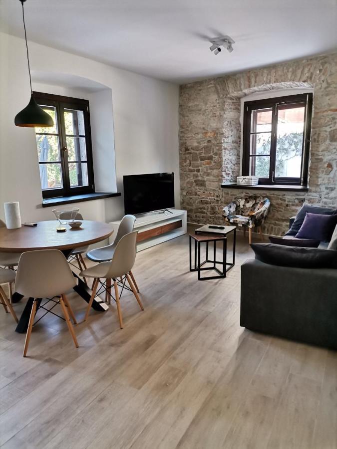 Apartvilla Castropola Kültér fotó