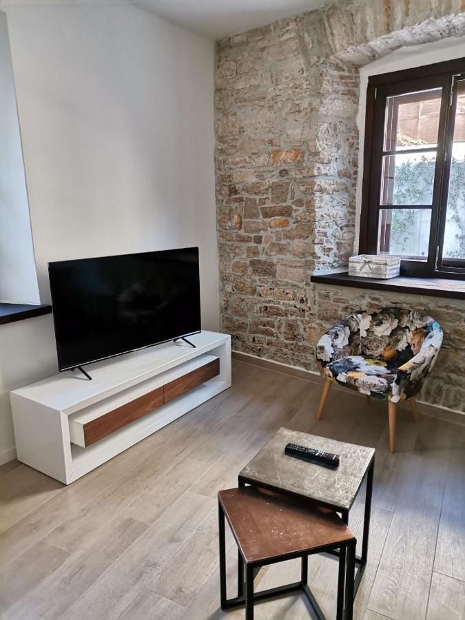 Apartvilla Castropola Kültér fotó