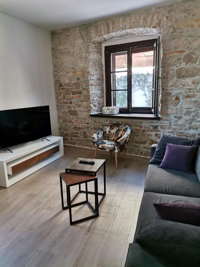 Apartvilla Castropola Kültér fotó