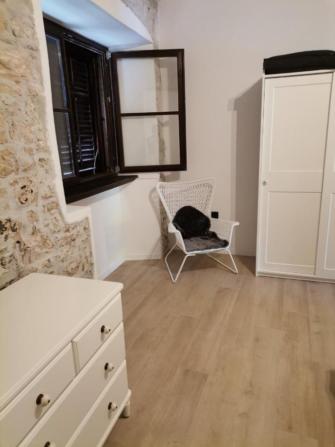 Apartvilla Castropola Kültér fotó