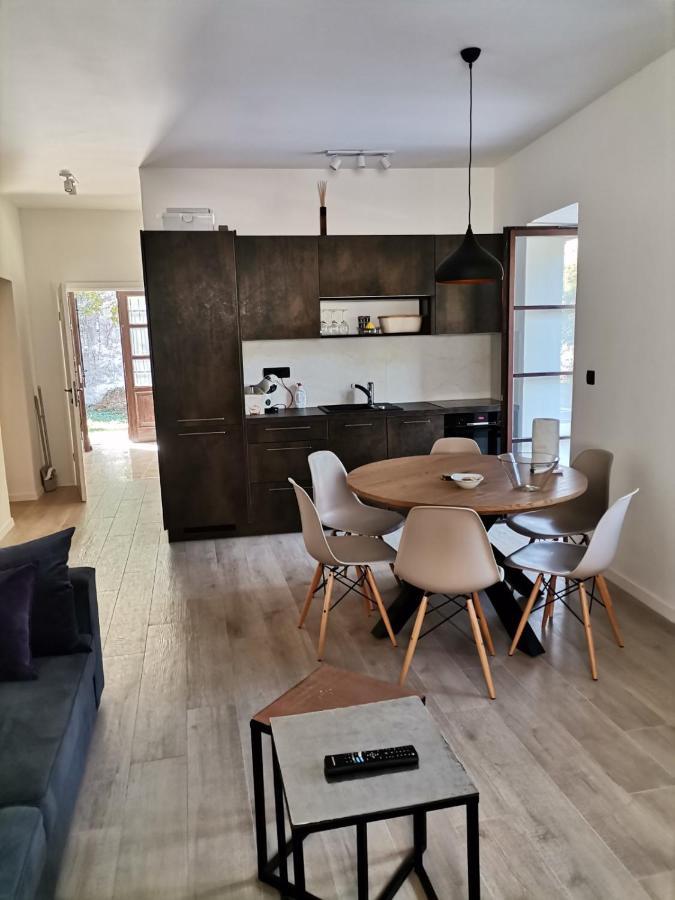 Apartvilla Castropola Kültér fotó