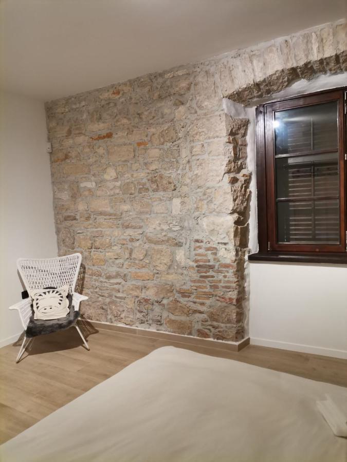 Apartvilla Castropola Kültér fotó